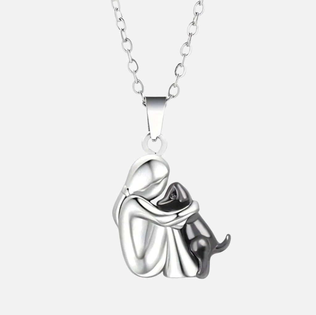 Olivia | Collar con colgante en forma de perro