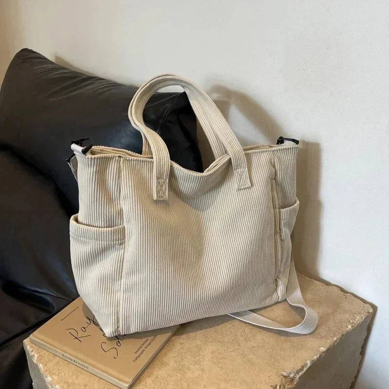 BOLSO TOTE ACANALADO ALMA CON DETALLE DE CUERDA - ZYRO