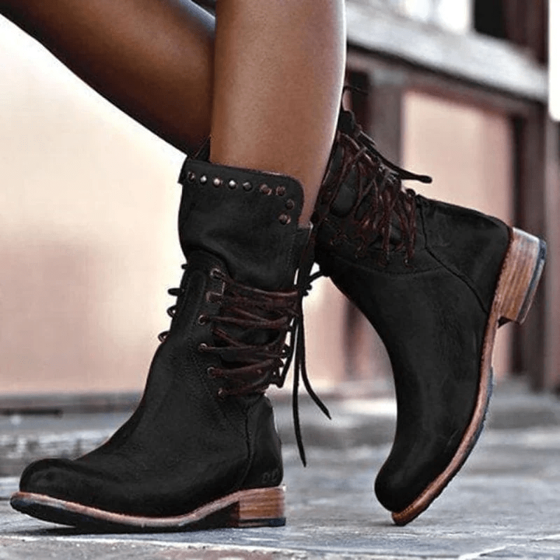 Elisa | Botas retro de media caña con cordones y tachuelas