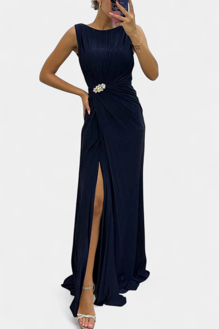 Shiloh | Vestido Maxi Plisado con Abertura Lateral y Escote Cruzado
