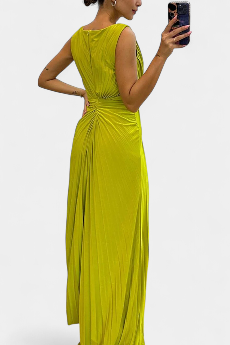Shiloh | Vestido Maxi Plisado con Abertura Lateral y Escote Cruzado