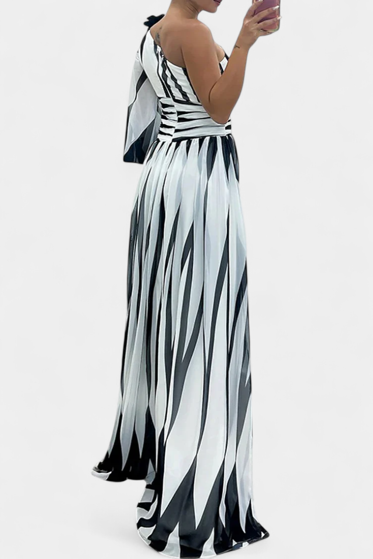 Bethania | Vestido Maxí Elegante de Rayas con Un Solo Hombro